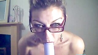 Mature Woman Masturbates on Webcam -2