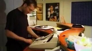 Svensk Trekant Anal på Gymmet -3