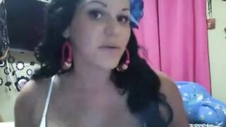 Big-Titted Latina Babe on Webcam!