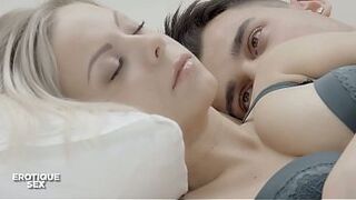 Kinky Stepsister Julia Parker Shows Her Dirty Side To Big Dick Stepbrother