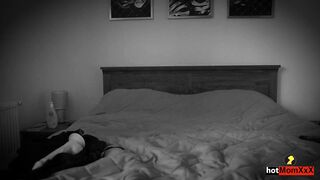Stepmom skillfully extracts the teenager's sperm into herself