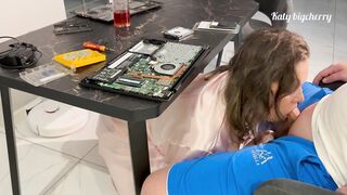 Stepmom thanks stepson for laptop repair
