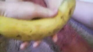 Große Titten Deutsche 18-jährige Masturbiert mit Banane