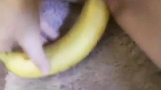 Große Titten Deutsche 18-jährige Masturbiert mit Banane