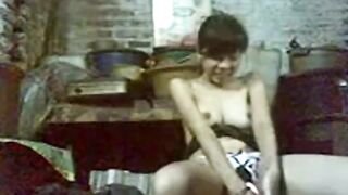 Asian Amateur Cutie Pleasures Herself