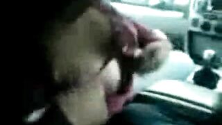 Amateur Asian Babe Blowjob in Karaoke Room
