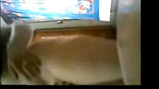 Arab Amateur Touches Herself at Home