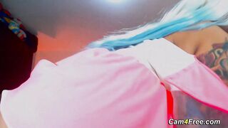 Thick Cam Girl Spread Wide and Penetrates Her Hole