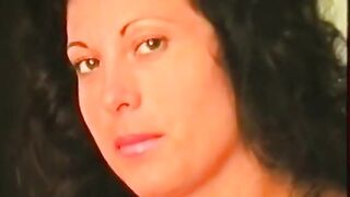 Sesso orale amatoriale italiano con una donna naturale