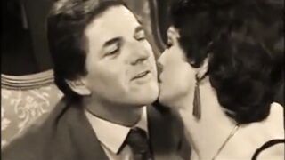 Harter Analsex mit deutscher Mutter in Nylonstrümpfen (Vintage-Gruppensex)