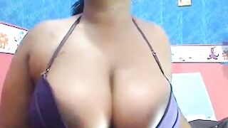 Huge-Boobed Ebony Beauty on Webcam