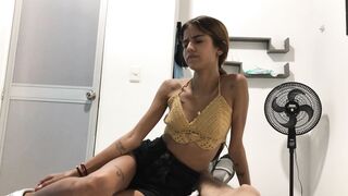 Horny stepsister eagerly asks to suck her stepbrother's cock - TUflacasex