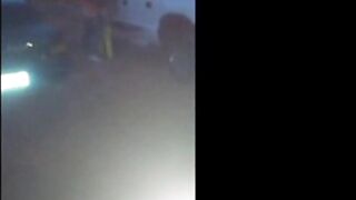 Autosex auf einem Festival - Offener Autotürenspaß