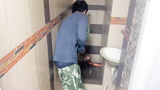 Busty stepdaughter gives new year gift to her perverted old stepdad