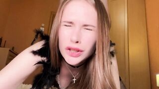 Моя сводная сестра купила новое бельё для своего парня. Я не удержался и трахнул её -2