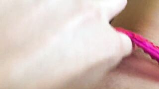 Soaking Wet Pussy! Amateur Solo Female Orgasm and POV Masturbation