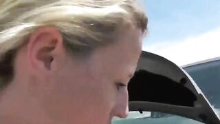 Deutscher Amateur-Blowjob im Auto führt zu einer Gesichtsbehandlung im Frei