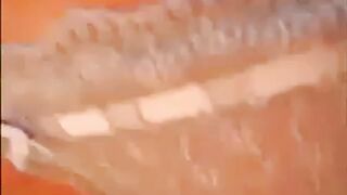 Sara, svensk strandamatör med stora tillgångar