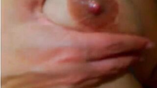 Mature Webcam: Lactating Mom Plays with Her Pussy and Tits