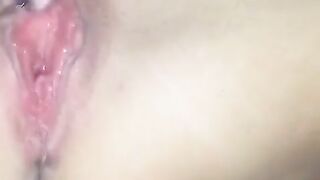 Squirting italiana si masturba e eiacula