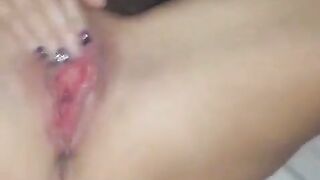 Squirting italiana si masturba e eiacula