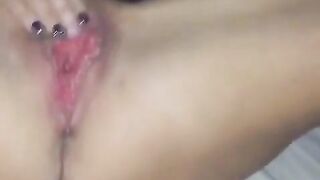 Squirting italiana si masturba e eiacula