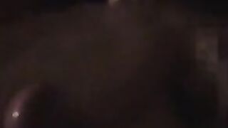 Deutsche Milf gibt einen Dirty Talk Blowjob und nimmt eine Gesichtsbehandlu