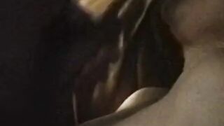 Moden dansk bedstemor får en mundfuld sperm