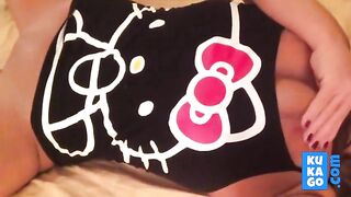 Dirty-Talking Amateur MILF Masturbating