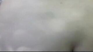 Svenska kändisar spelar med håriga quim