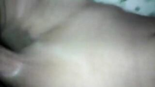 Deutscher Amateur gibt einen Blowjob und findet ihren Partner mit Fingern