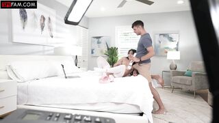 SPYFAM Stepbro Catches Stepsister Being A Cam Slut During Her Stream - Delilah Dagger