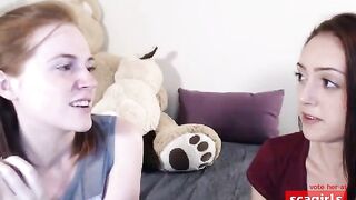 Two Pretty Chicks Love to Fuck Each Other