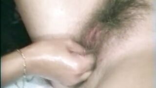 Deutsche Amateur-Lesben beim Faustfick