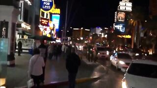 Lucky Guy schlängelt sich mit vollbusiger deutscher Blondine für tiefe Blow