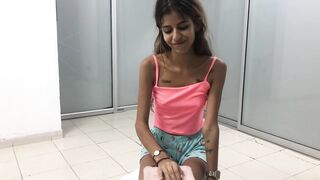 while my parents are not at home, my stepsister is serving my big cock TUflacasex