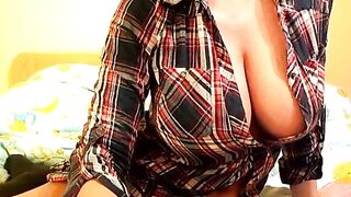 Big Natural Tits Bounce on Webcam