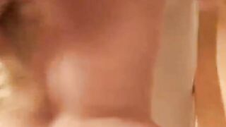 German Amateur mit kleinem Pony