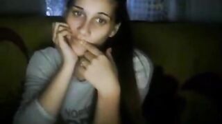 18-Year-Old Webcam Amateur Flashes in Public