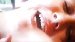 Dansk PIA i latexdragt vil have din sæd