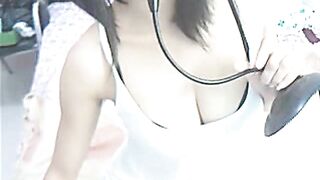 Asian Webcam Girl: Kyo Sun's Chinese Factory Worker Show