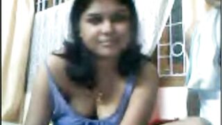 Indian Amateur Shows Off Her Assets on Webcam
