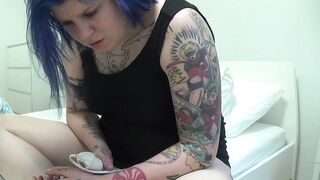 Non-stop Orgasms for Tattooed Big-Assed Amateur -2