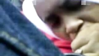 Arab Babe in Baju Kurung Gives Blowjob