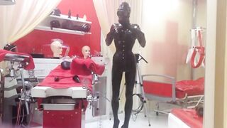 Kylies Latex Webcam Show: BDSM Fun im Studio