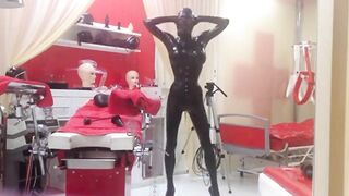 Kylies Latex Webcam Show: BDSM Fun im Studio
