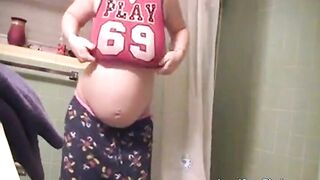 Hot Brunette Babe Shows Off Her Big Pregnant Tits on Webcam