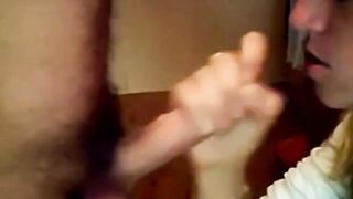 Amateur Girl Gives Blowjob on Webcam
