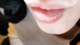 Poilue et mature à la webcam