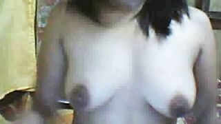 Nelly: Asian MILF Webcam Show